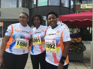 Drei Kenianerinnen in Eschborn am Start